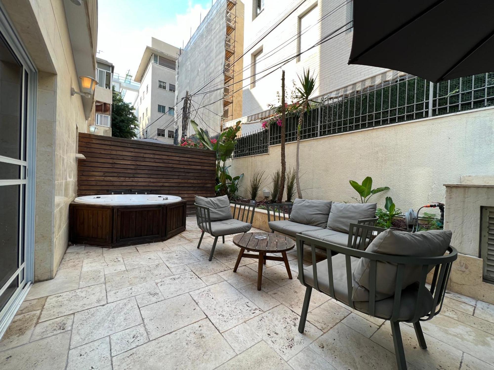 Beer Garden Hotel テル・アビブ エクステリア 写真